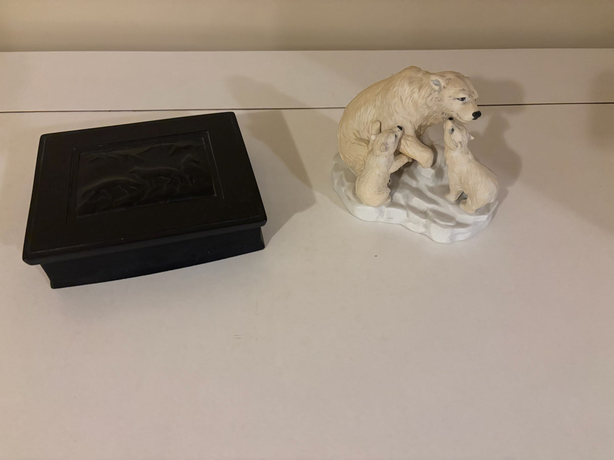 B213 Home Decor Grouping (jewellery box and polar bear figurine)