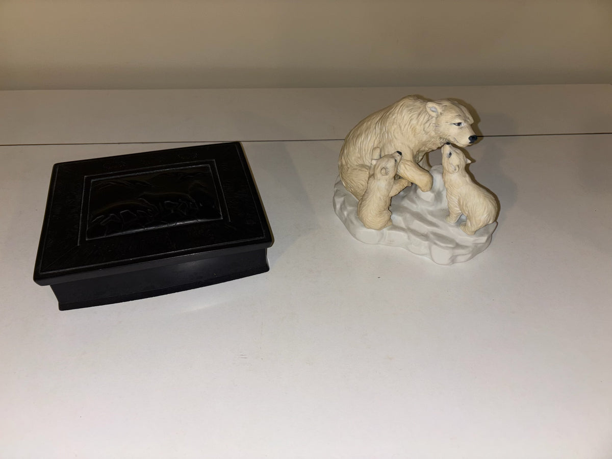 B213 Home Decor Grouping (jewellery box and polar bear figurine)