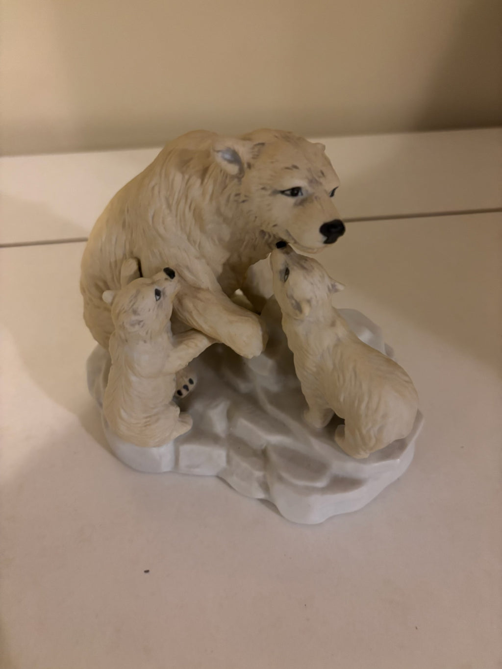 B213 Home Decor Grouping (jewellery box and polar bear figurine)