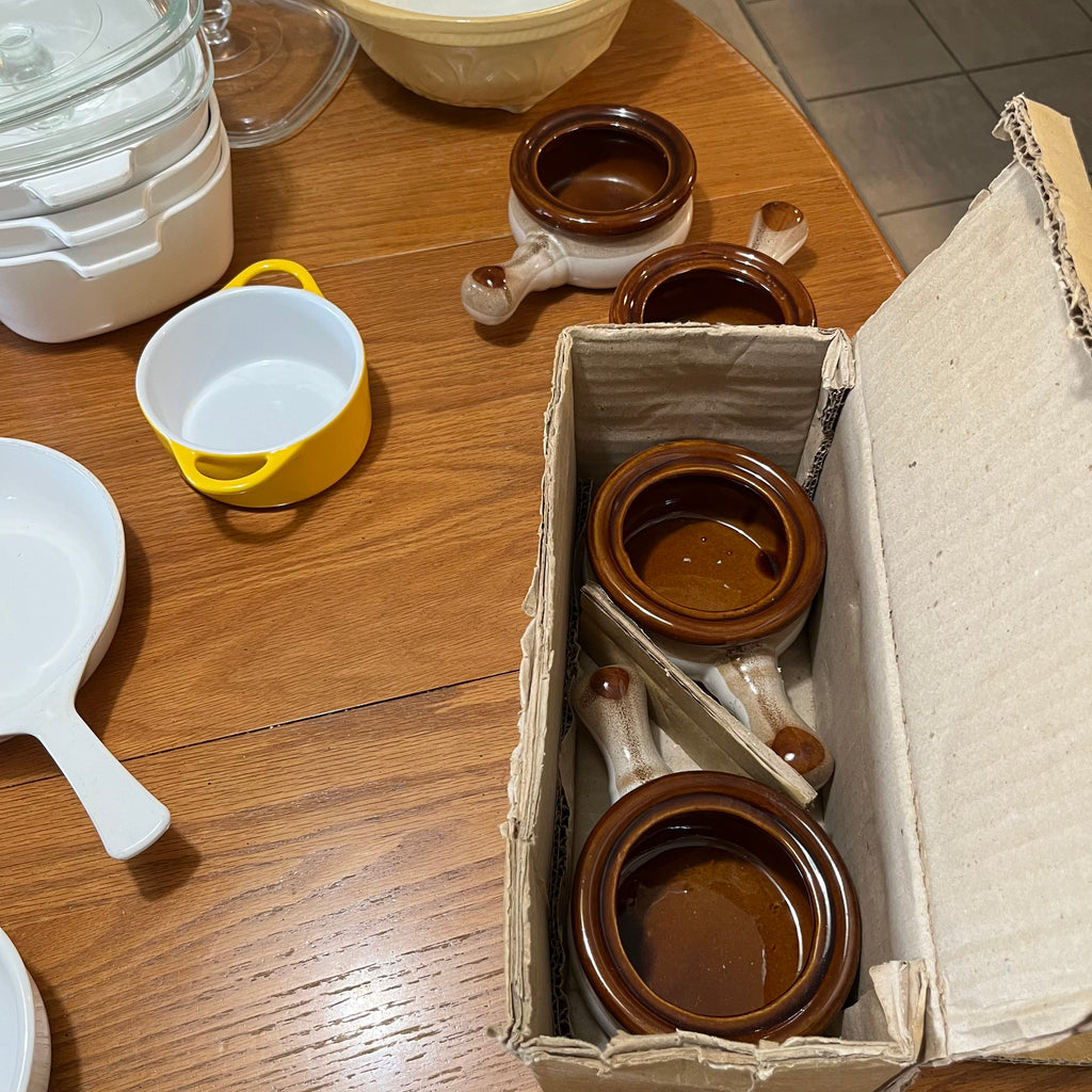 B311 Vintage kitchen grouping (corningware and more)