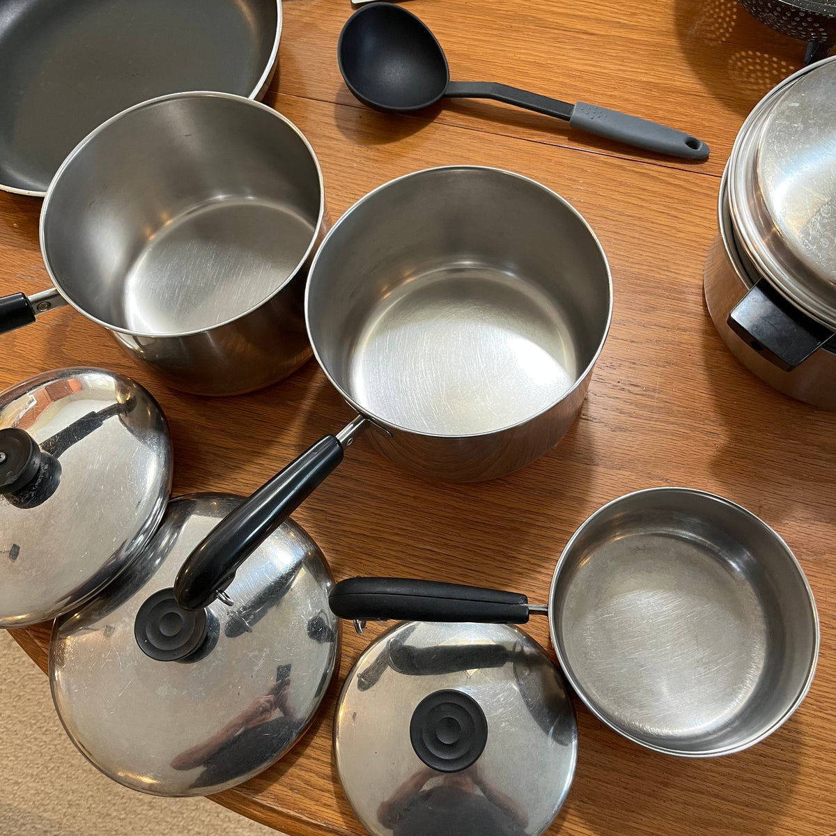 B313 Kitchen grouping (pots and more)
