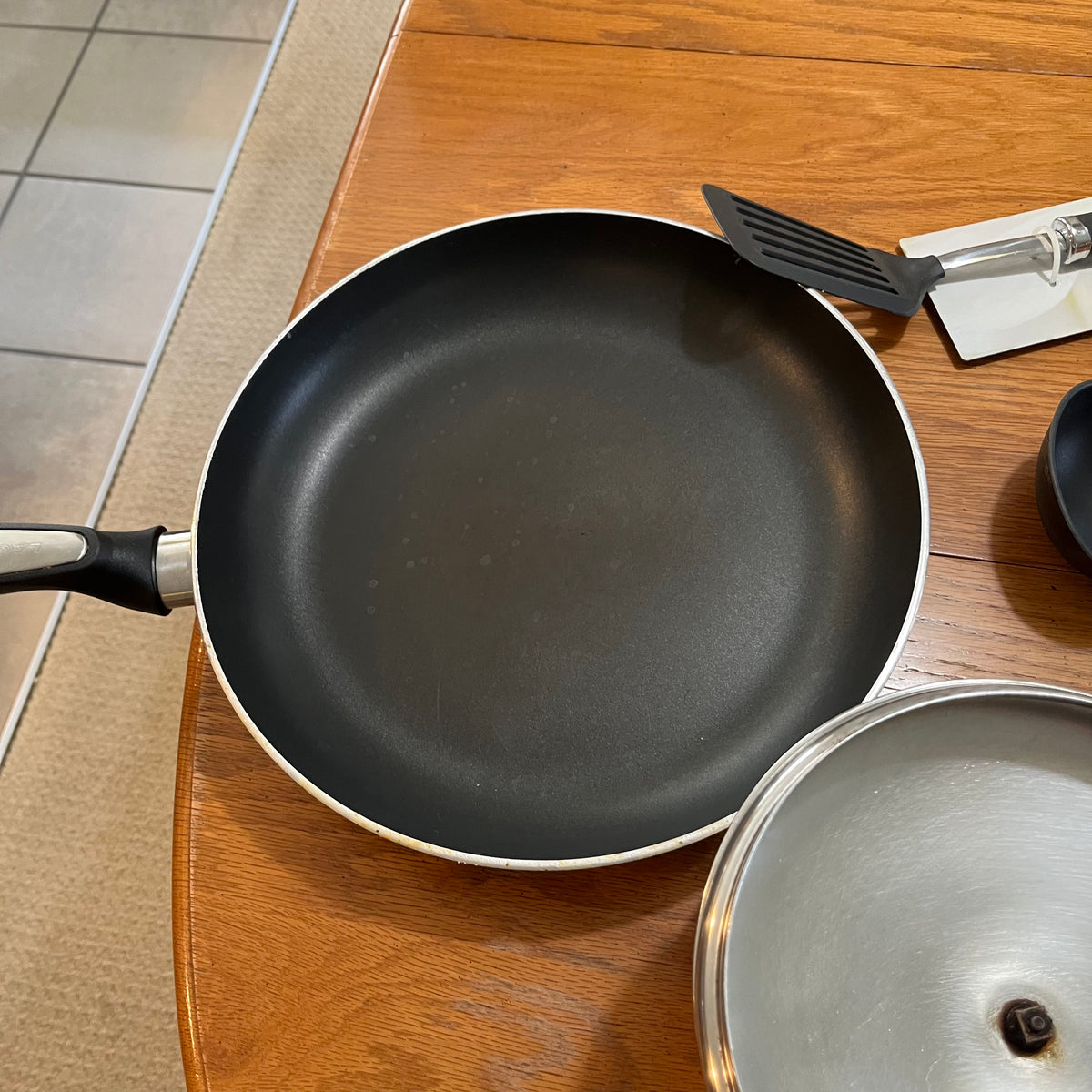 B313 Kitchen grouping (pots and more)