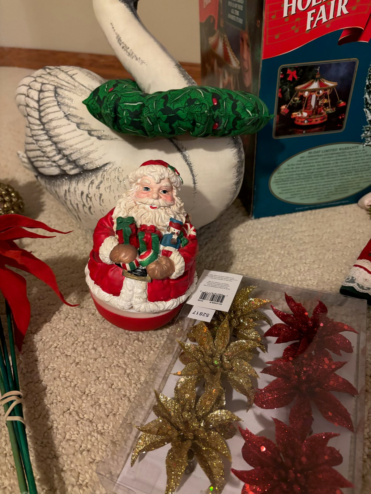 B229 Christmas Grouping (wreath and more)