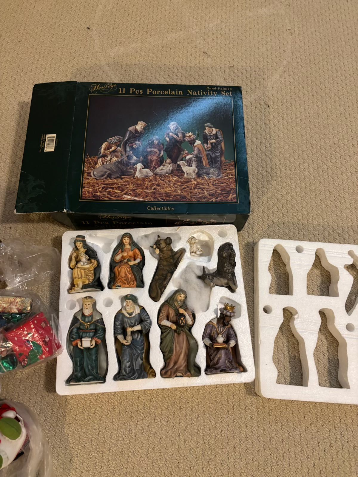 B230 Christmas Grouping (Nativity set and more)