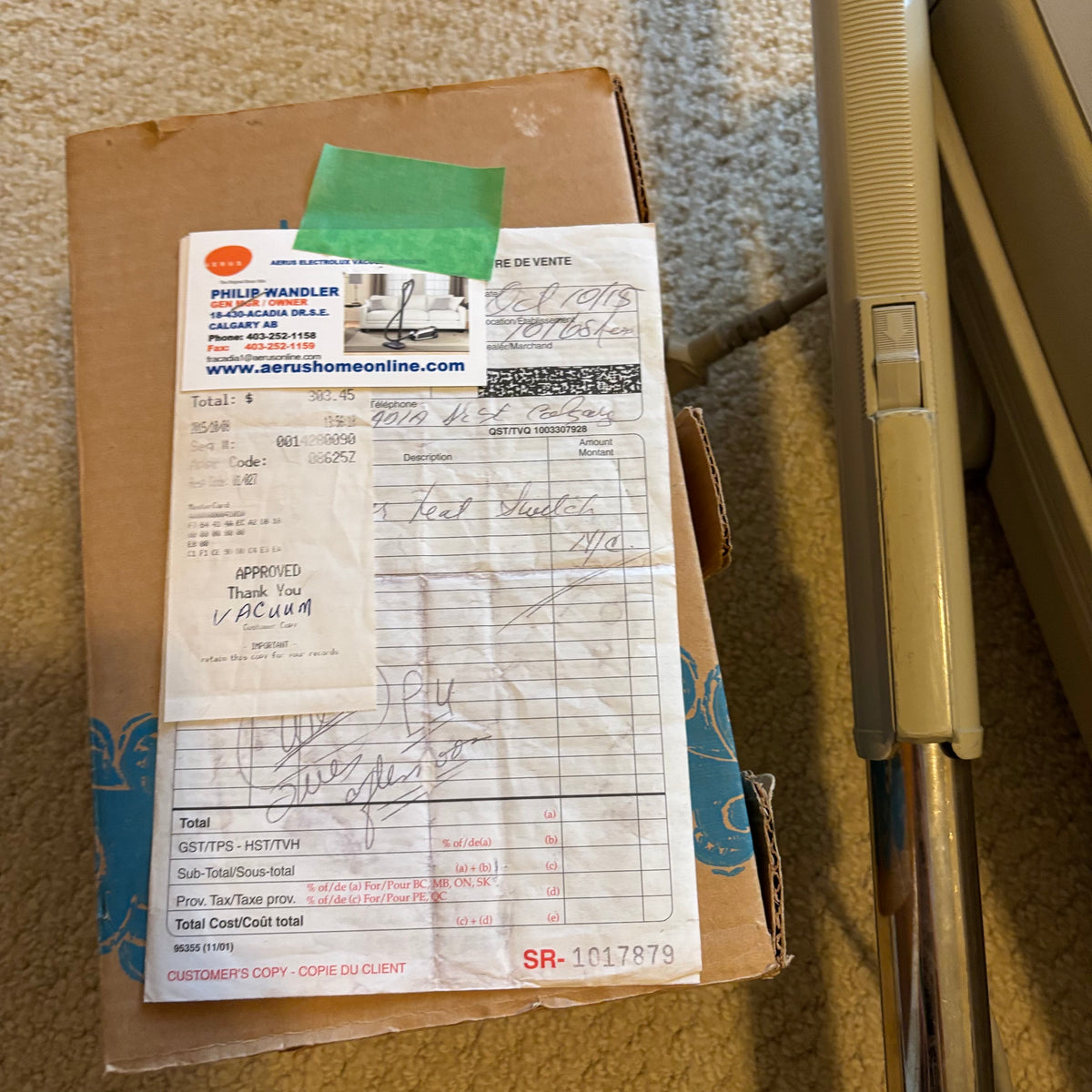 B111 Lux Classic Aerus canister vacuum with powerhead attachment (has original receipt)