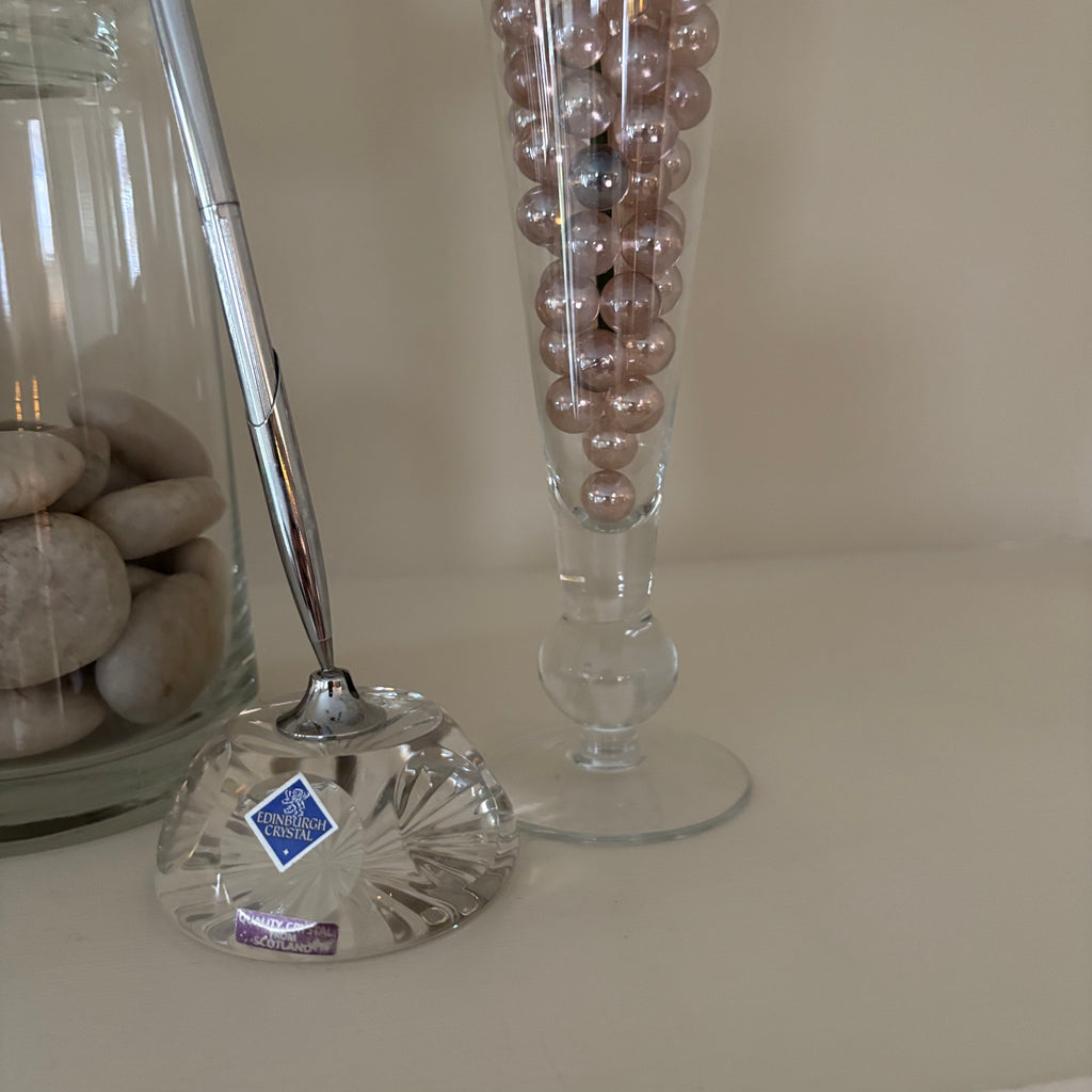 B112 Home Decor Grouping (glass vases and more)