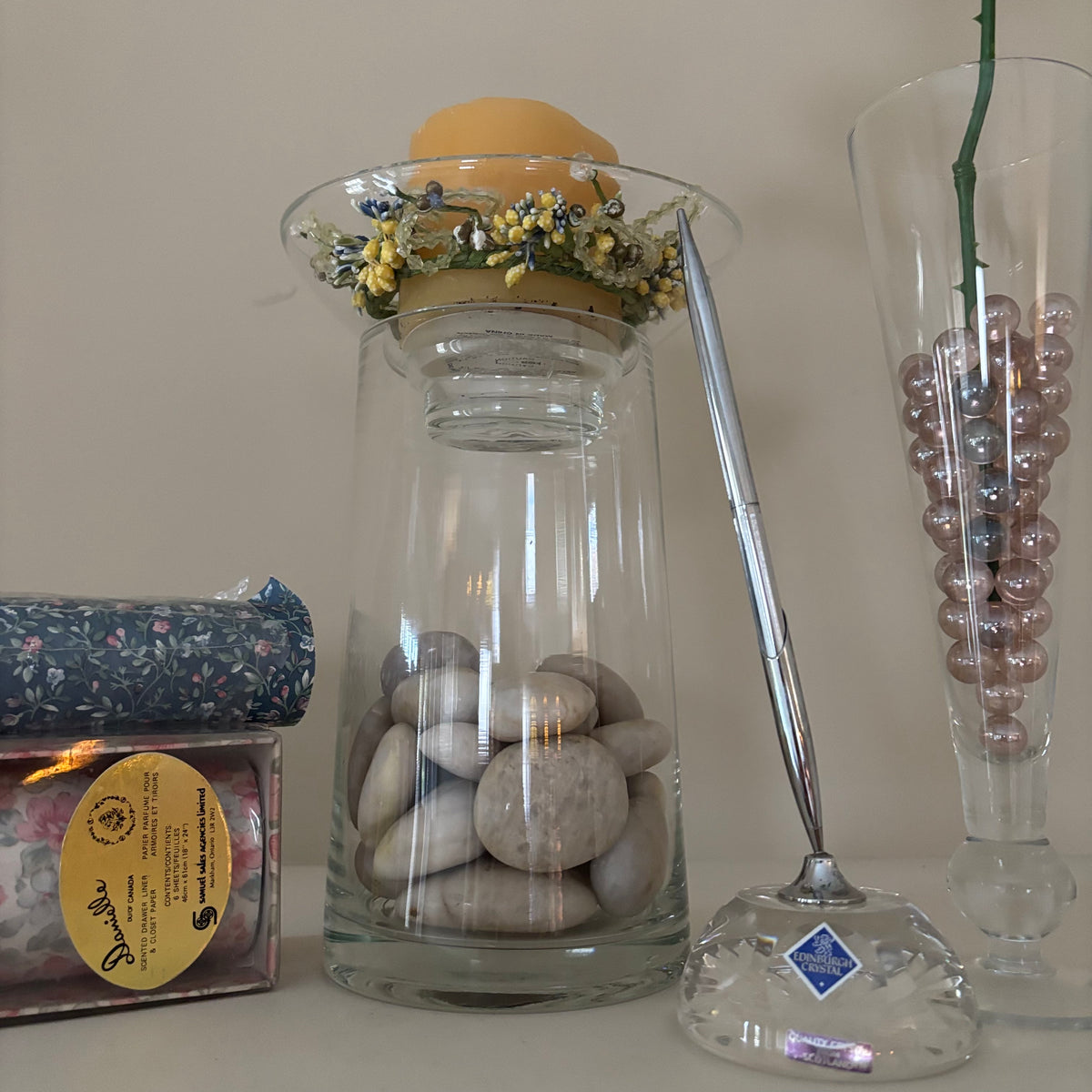 B112 Home Decor Grouping (glass vases and more)