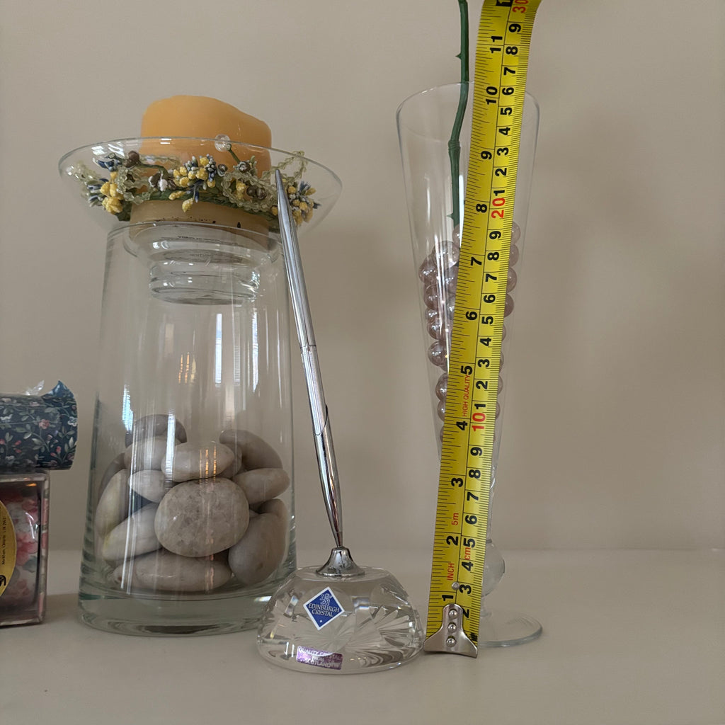 B112 Home Decor Grouping (glass vases and more)
