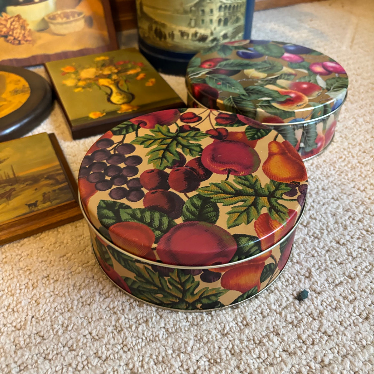 B114 Vintage Decor Grouping (floral artwork and more)