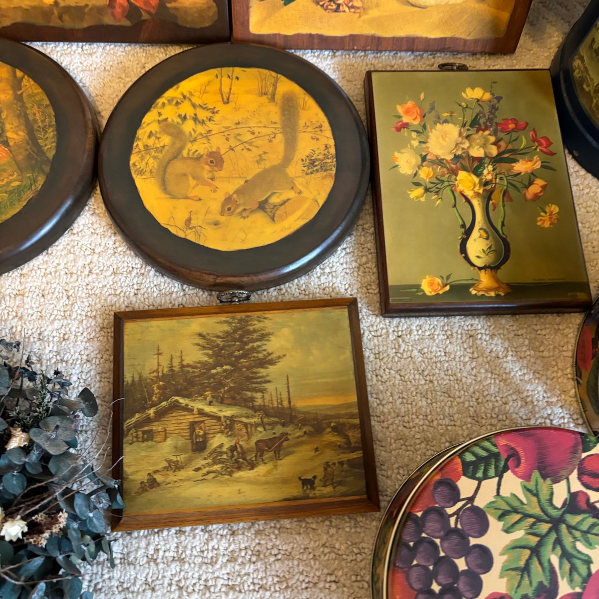 B114 Vintage Decor Grouping (floral artwork and more)