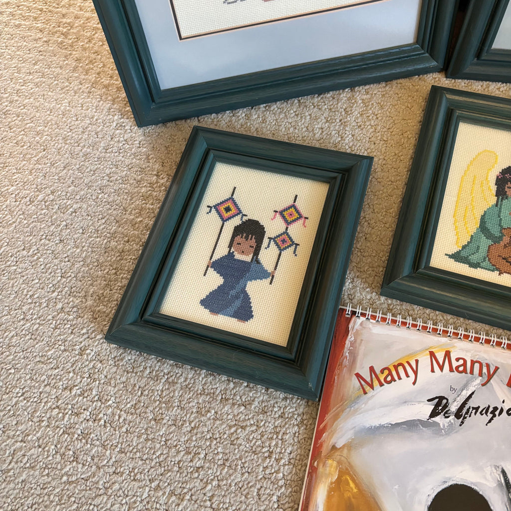 B115 Vintage Decor Grouping (needlepoint and more)