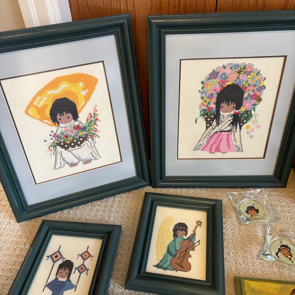 B115 Vintage Decor Grouping (needlepoint and more)