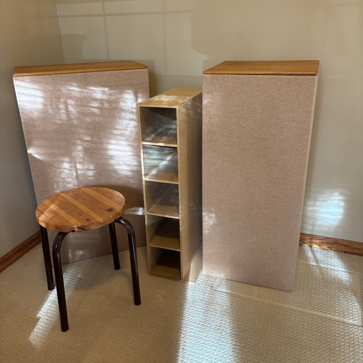 B116 Home Grouping (display stands with solid wood tops and more)