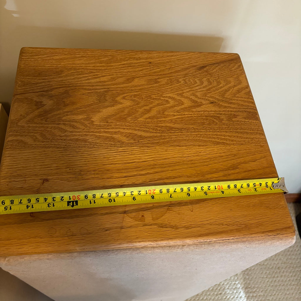 B116 Home Grouping (display stands with solid wood tops and more)
