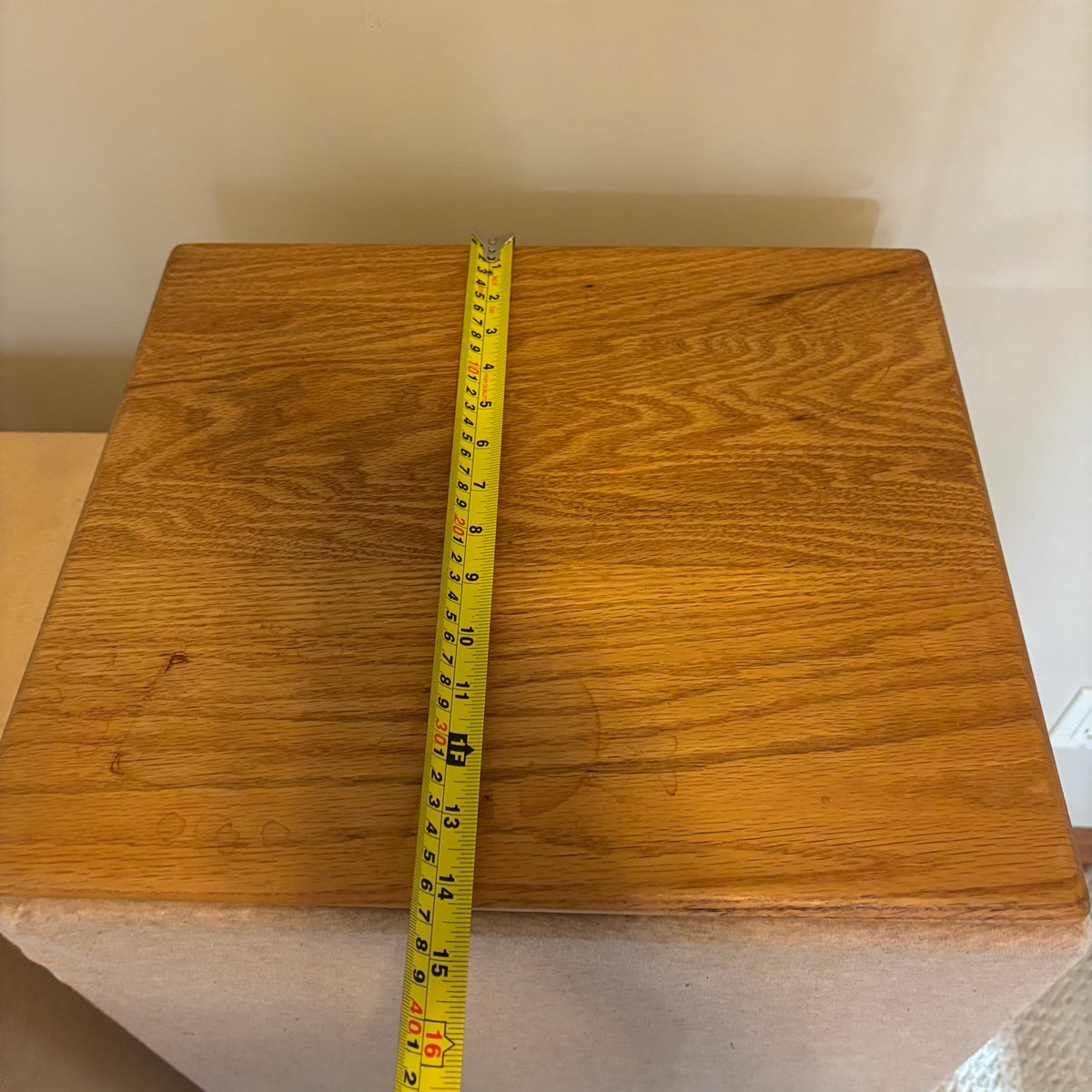 B116 Home Grouping (display stands with solid wood tops and more)