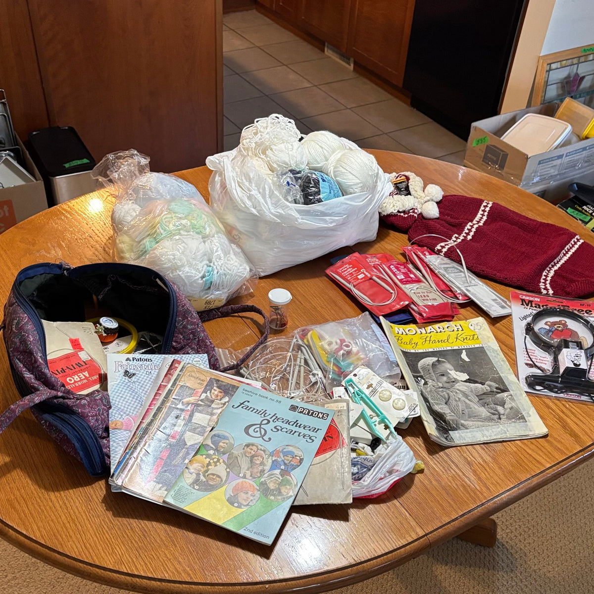 B118 Knitting Grouping (patterns and more) *** ITEMS DISPLAYED ON TABLE TOP ONLY