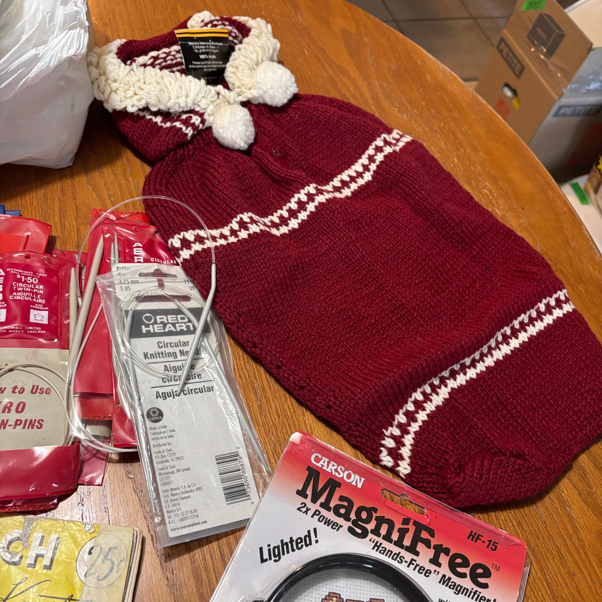 B118 Knitting Grouping (patterns and more) *** ITEMS DISPLAYED ON TABLE TOP ONLY