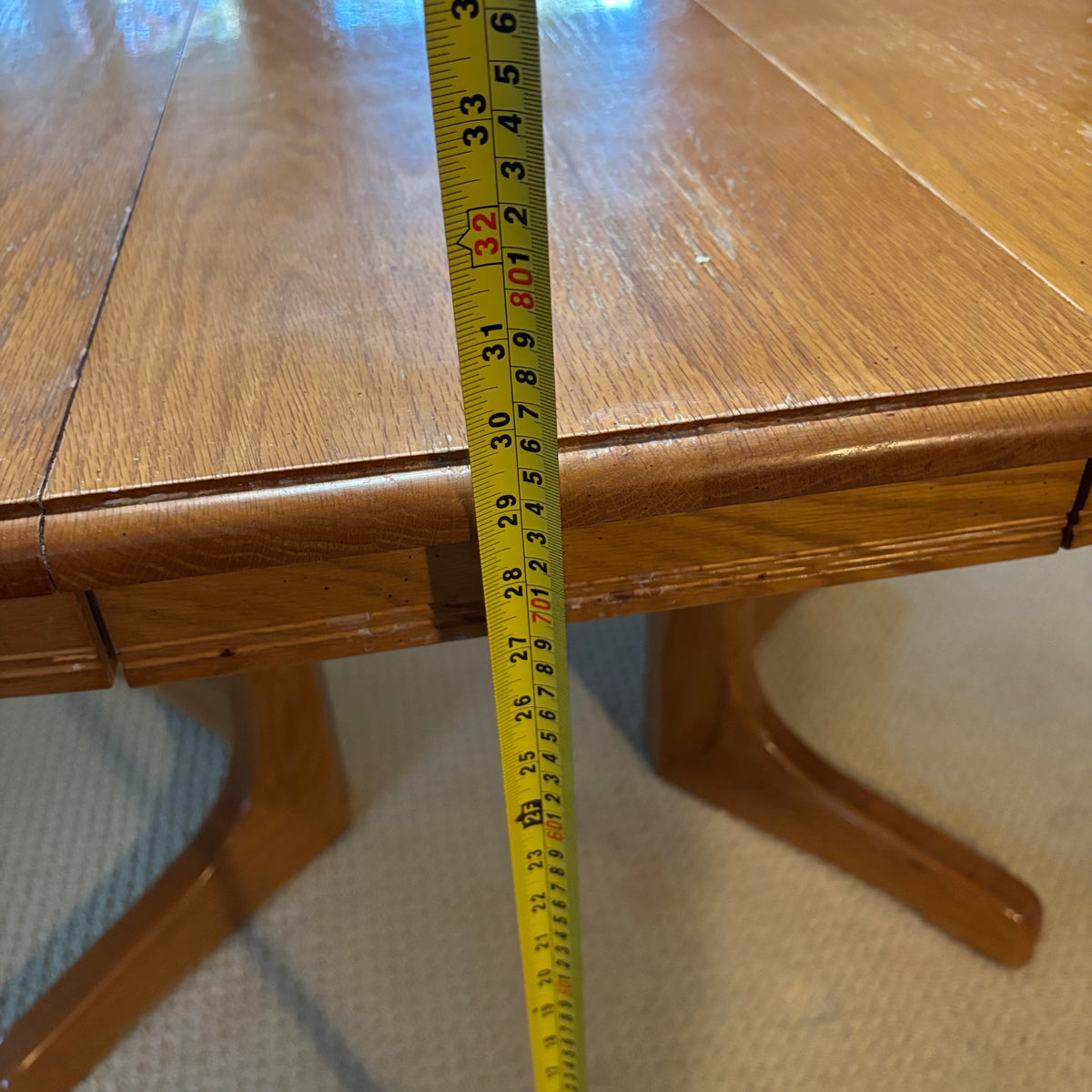 B119 Vintage solid wood oval kitchen table (53" x 42" x 30") ***some wear on top, pictured with leaf