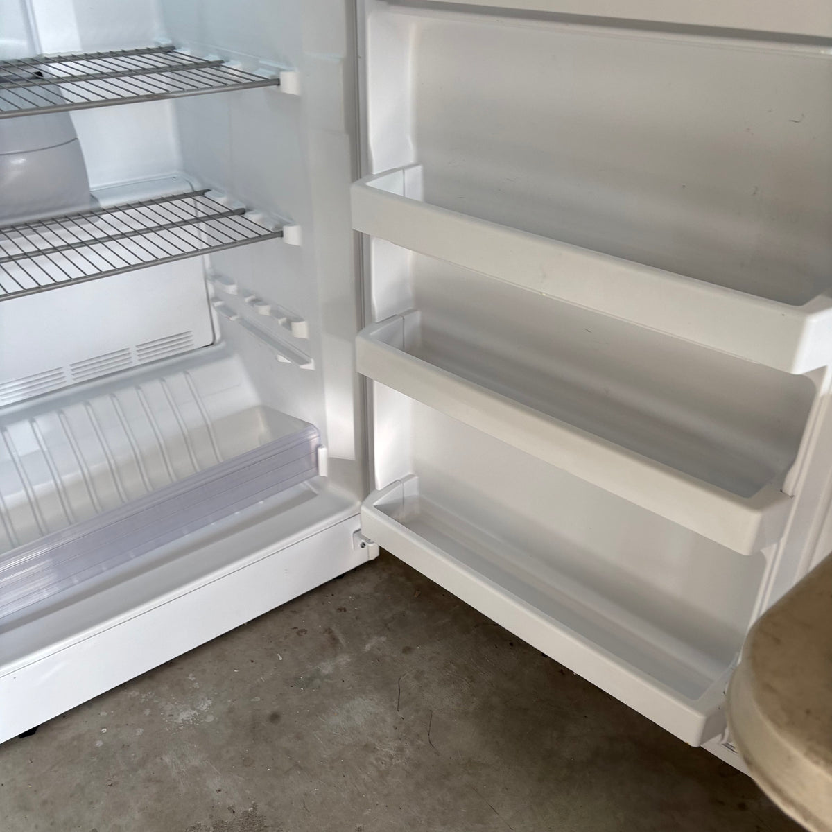 B120 Whirlpool upright freezer (manufacturer in 2021)