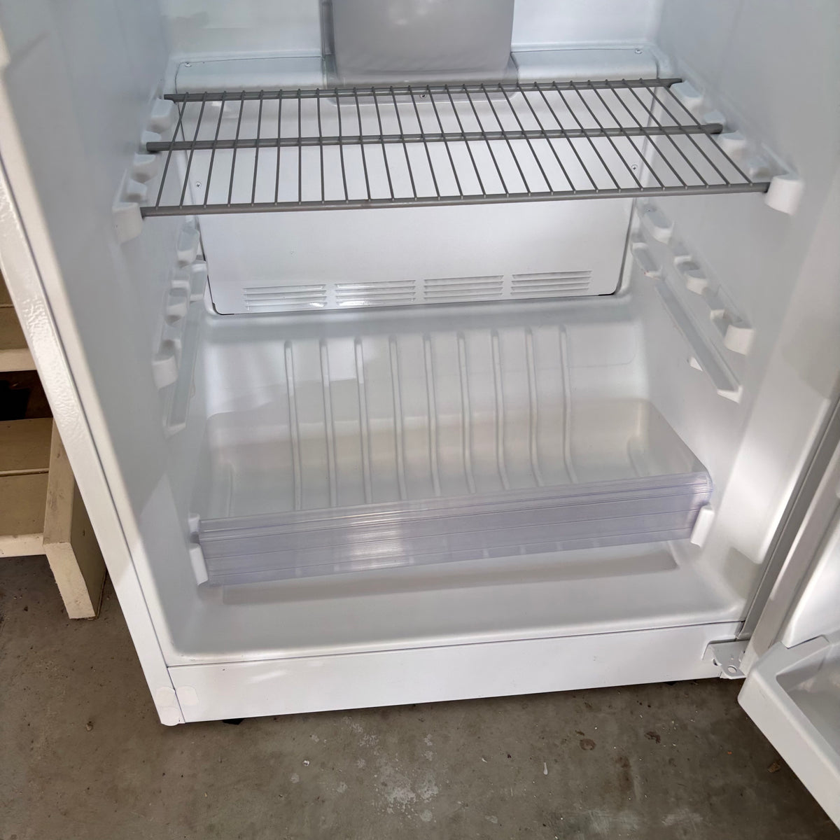 B120 Whirlpool upright freezer (manufacturer in 2021)