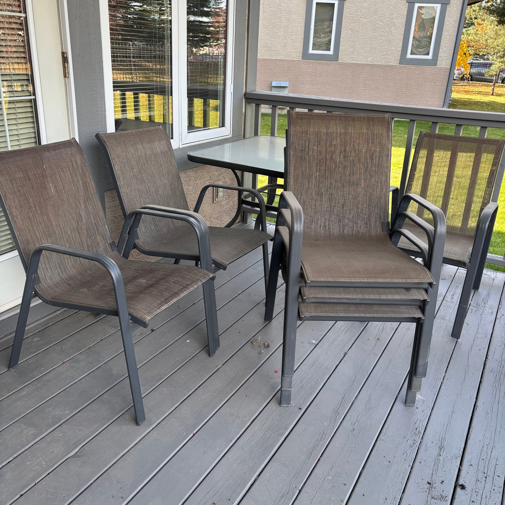 B127 7 Piece Patio Set and Planter Grouping