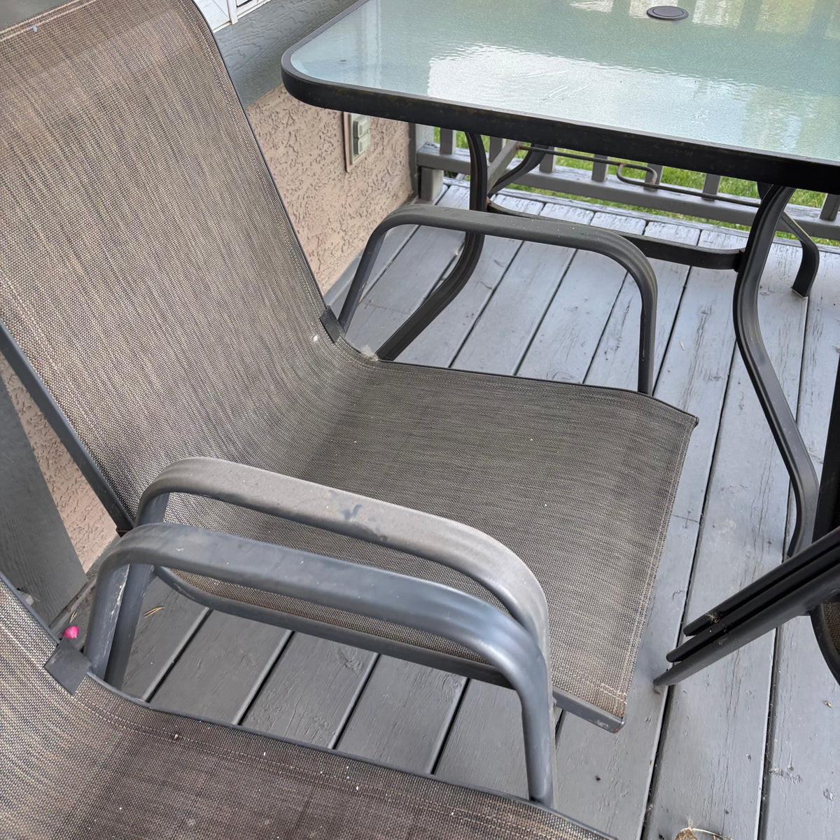 B127 7 Piece Patio Set and Planter Grouping