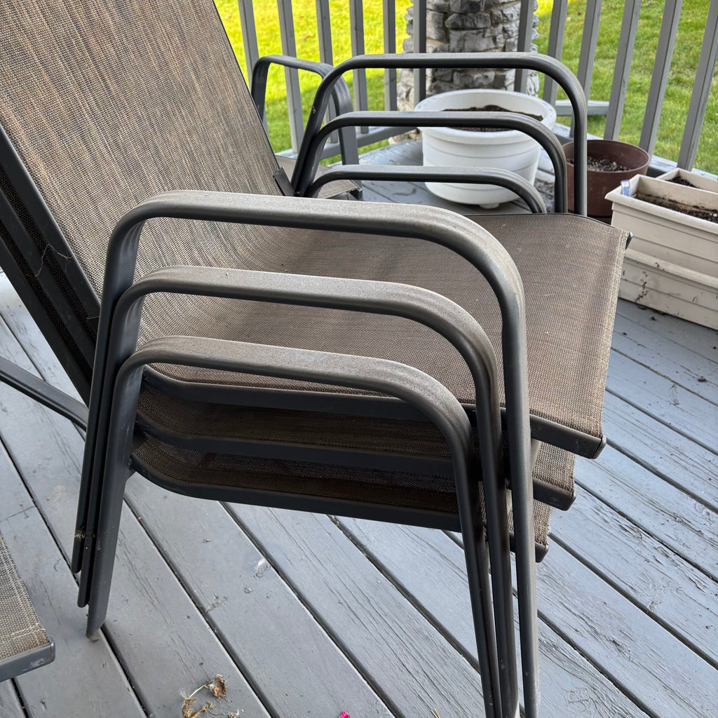 B127 7 Piece Patio Set and Planter Grouping
