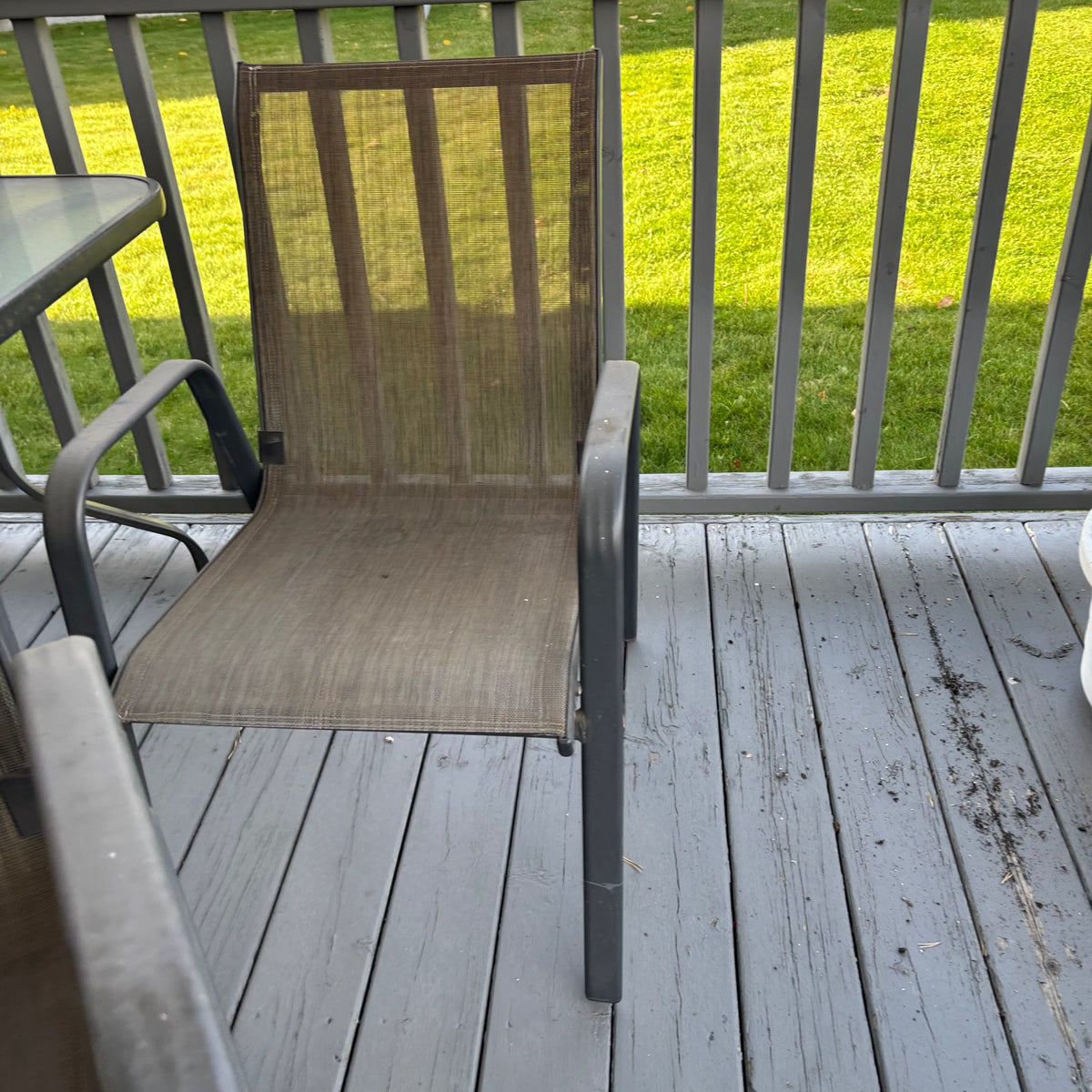 B127 7 Piece Patio Set and Planter Grouping