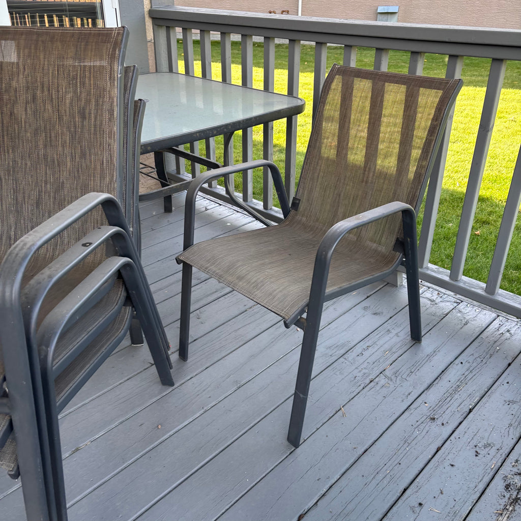 B127 7 Piece Patio Set and Planter Grouping