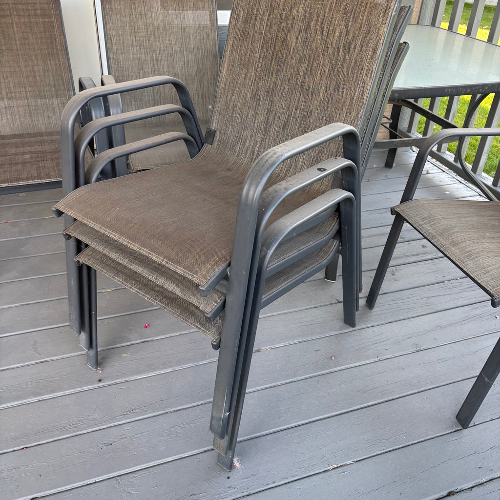 B127 7 Piece Patio Set and Planter Grouping