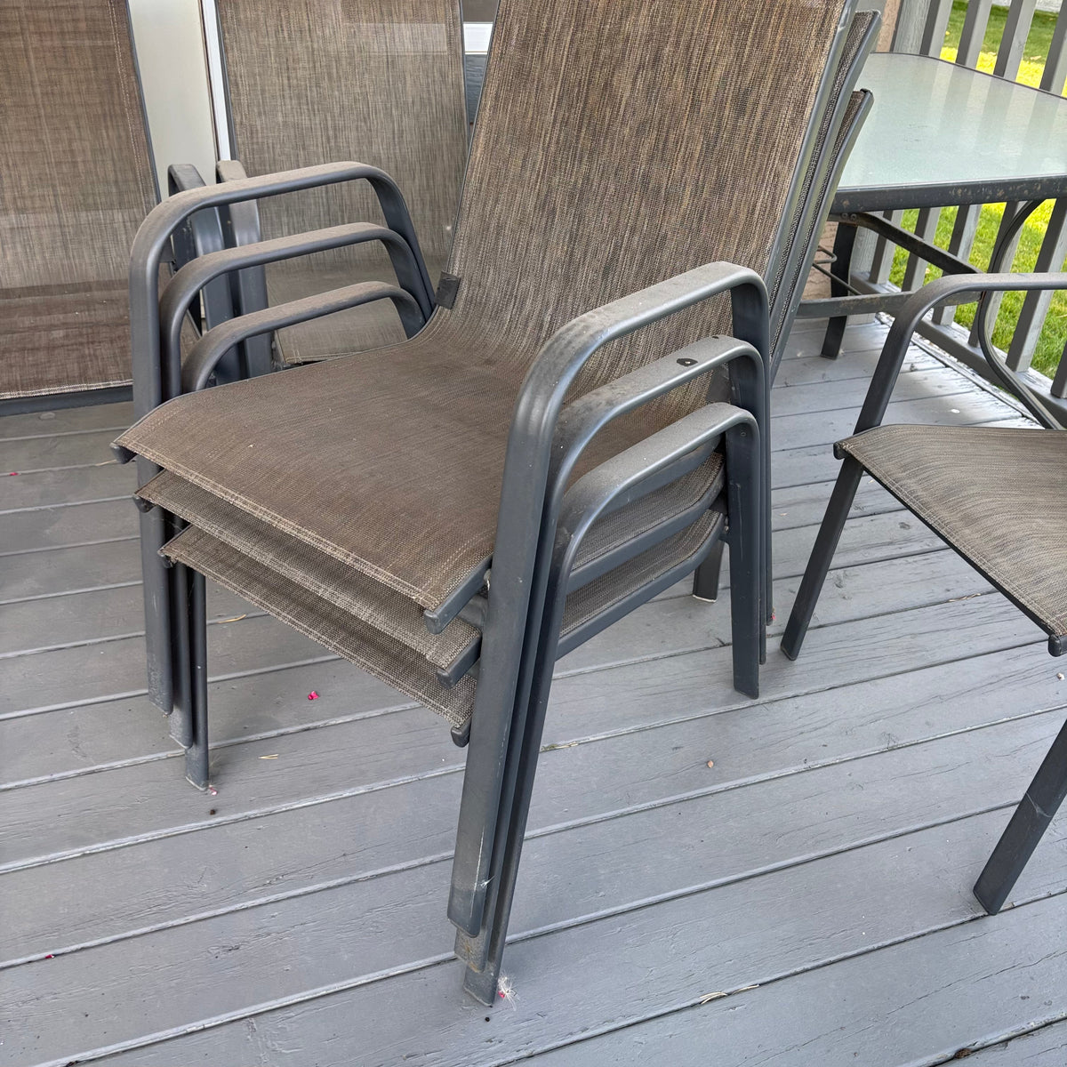 B127 7 Piece Patio Set and Planter Grouping