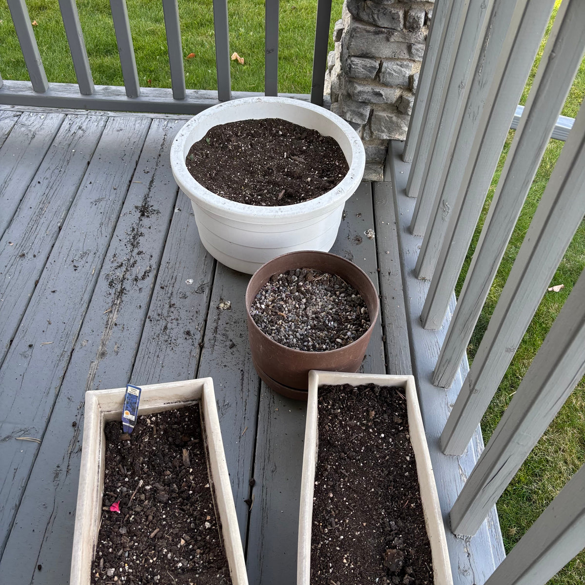 B127 7 Piece Patio Set and Planter Grouping