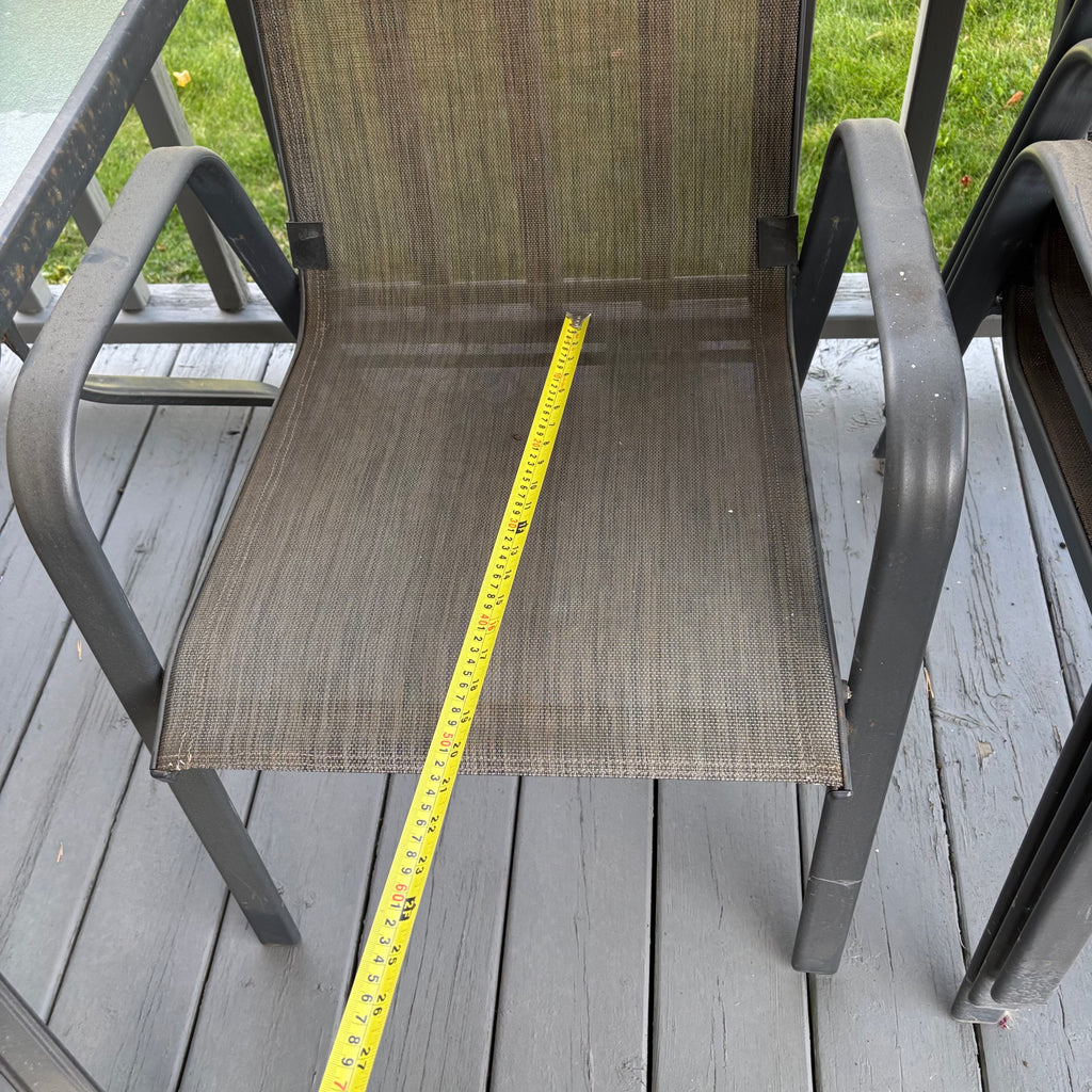 B127 7 Piece Patio Set and Planter Grouping