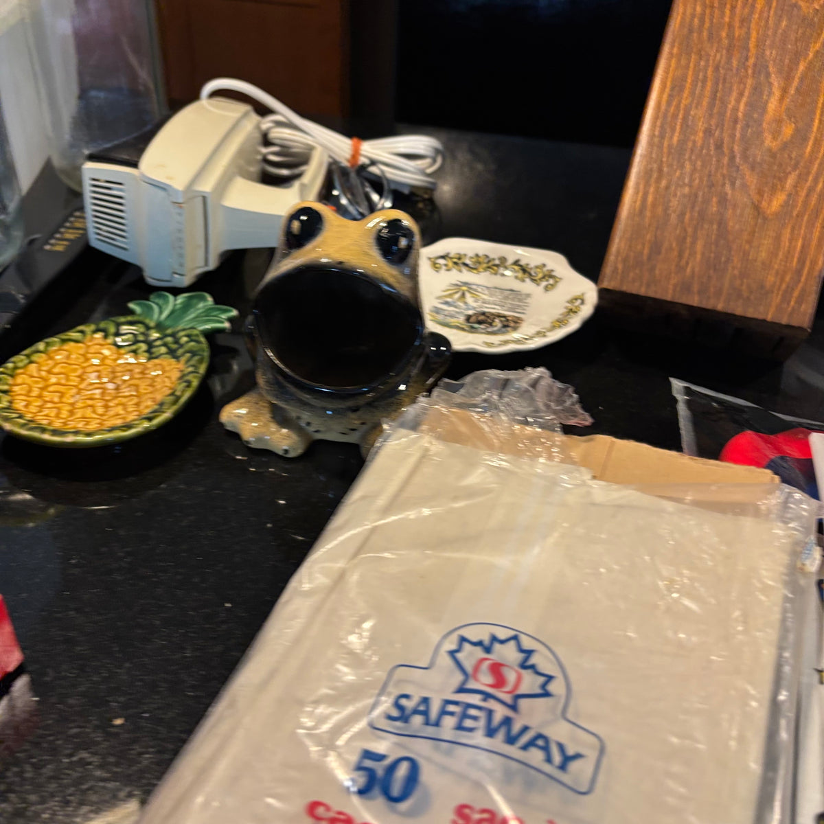 B129 Kitchen Grouping (cutting board and more)***items on counter top ONLY