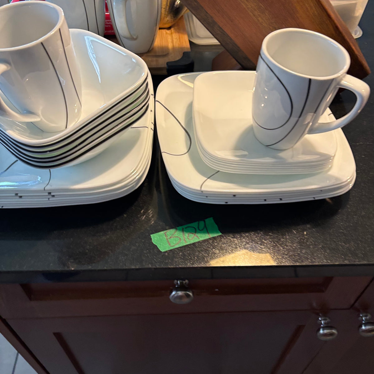B129 Kitchen Grouping (cutting board and more)***items on counter top ONLY