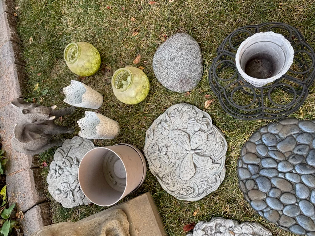 D202 Garden Grouping (stepping stones and more)