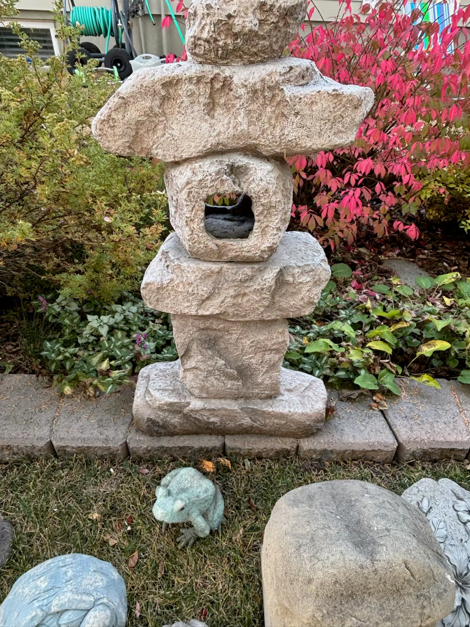 D202 Garden Grouping (stepping stones and more)