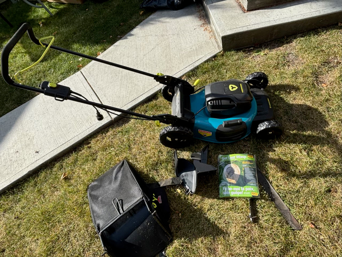 D203 Yardworks electric lawnmower