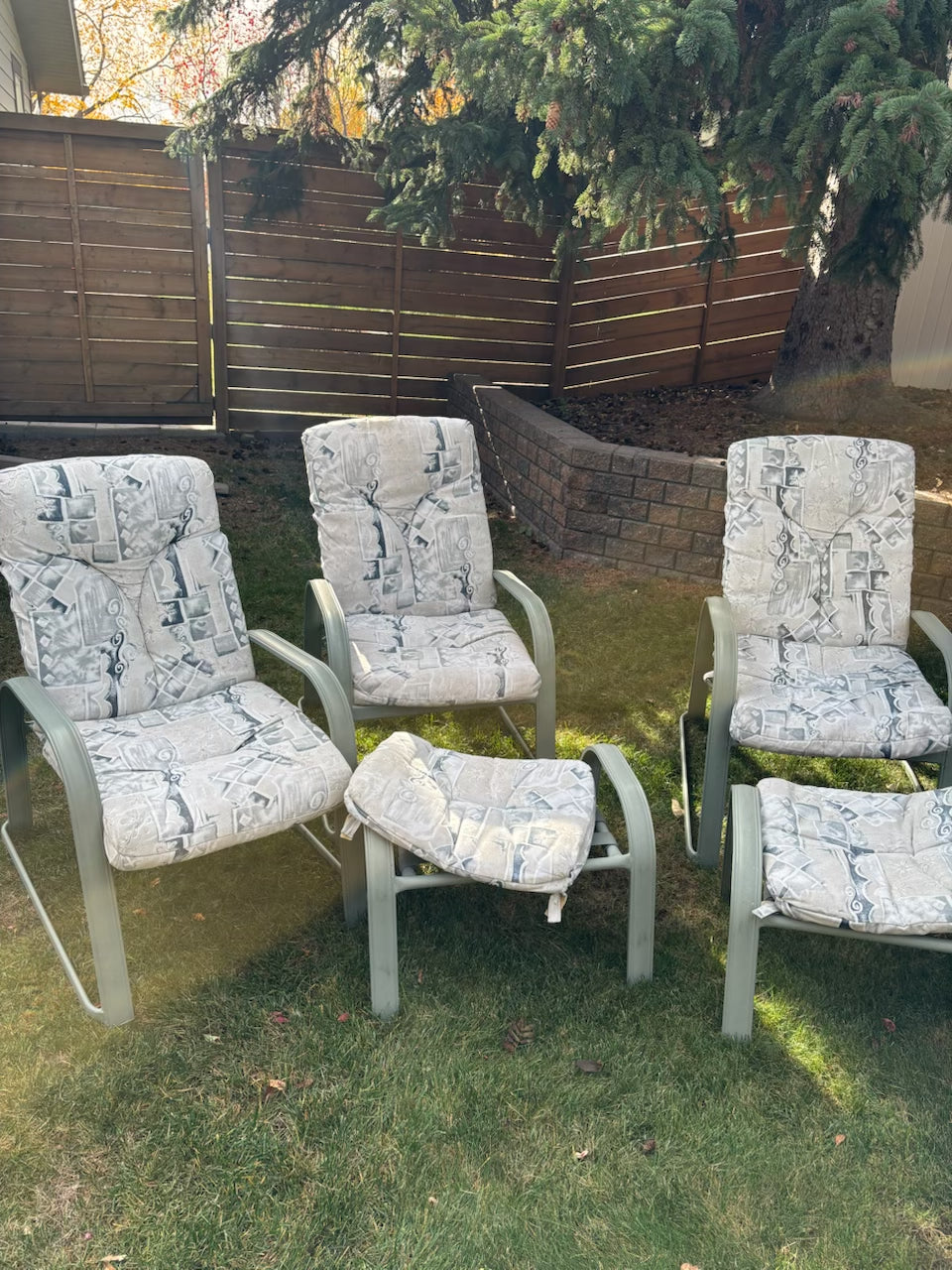 D205 Patio Grouping (chairs, table and more)