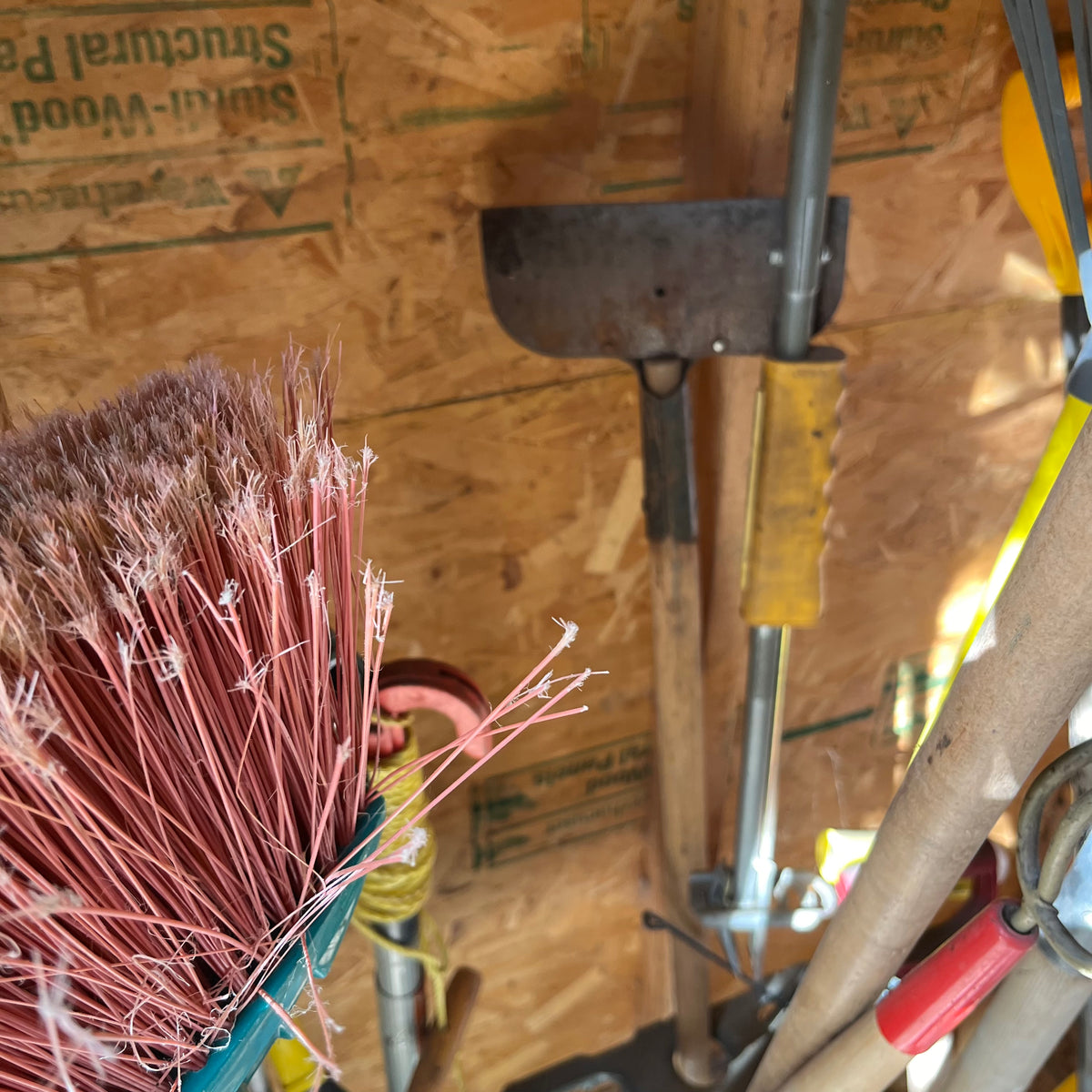 D302 Yard Grouping (shovels and more)
