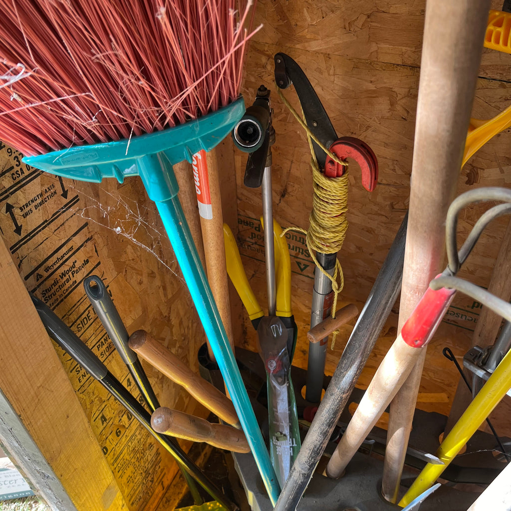 D302 Yard Grouping (shovels and more)