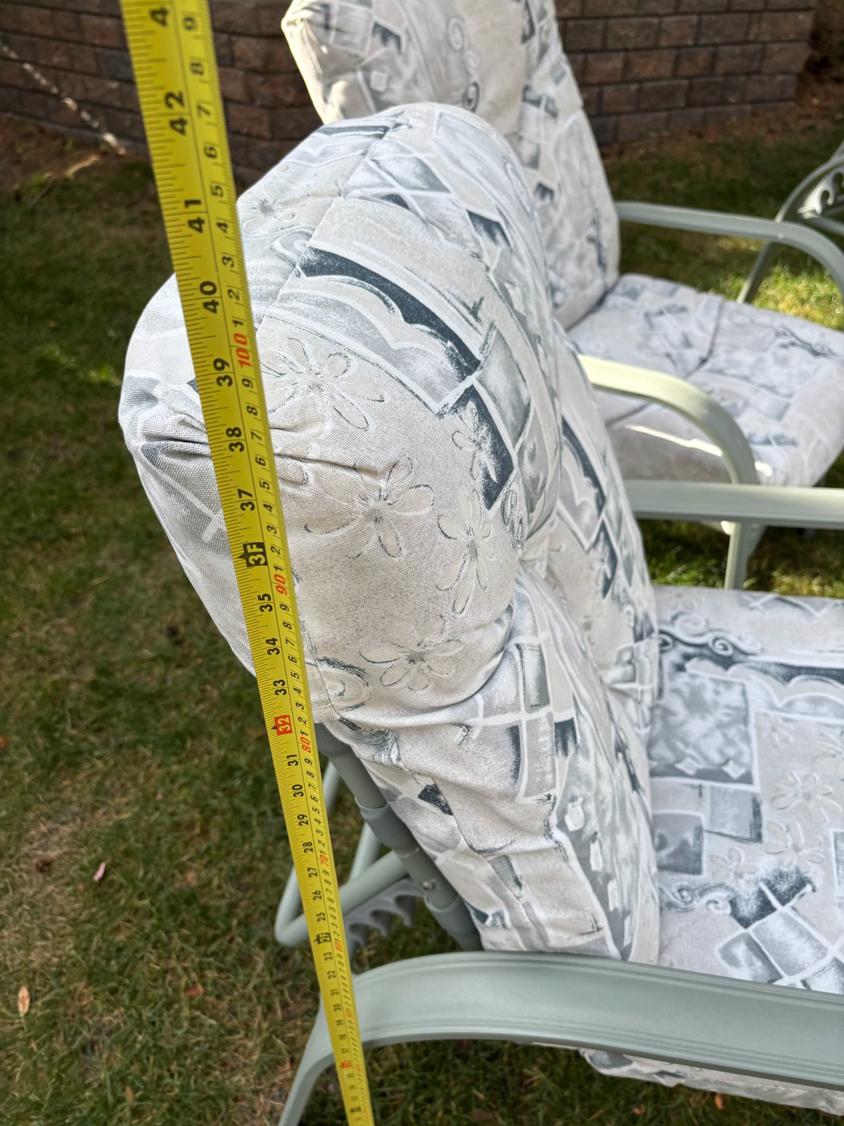 D205 Patio Grouping (chairs, table and more)