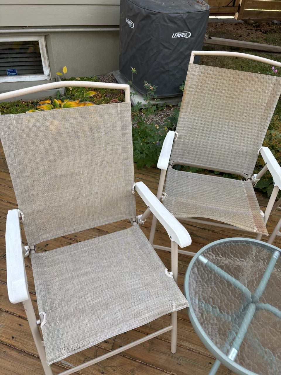 D206 5 Piece Patio Grouping (four chairs and small table)