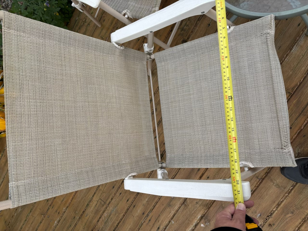 D206 5 Piece Patio Grouping (four chairs and small table)