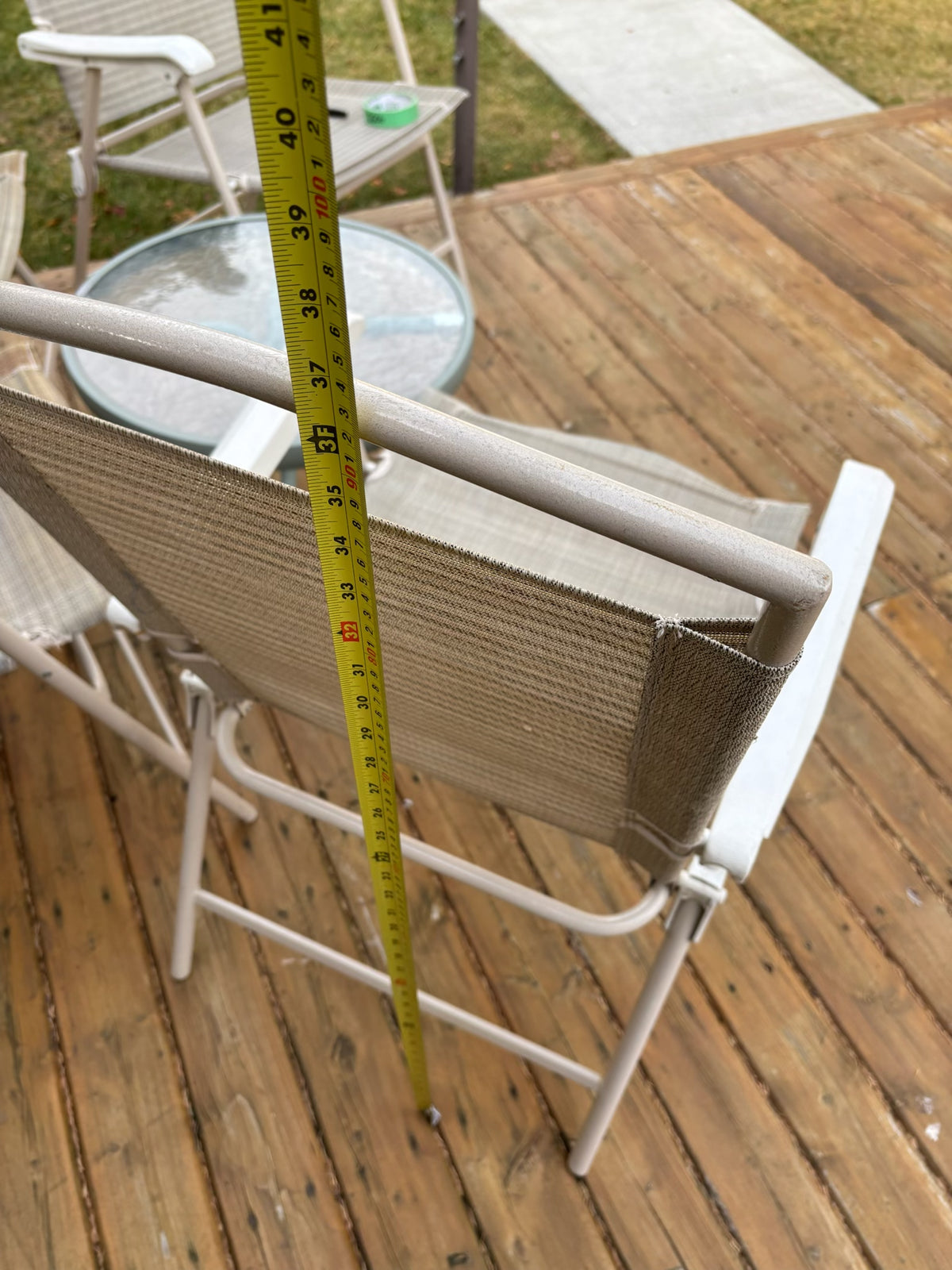 D206 5 Piece Patio Grouping (four chairs and small table)