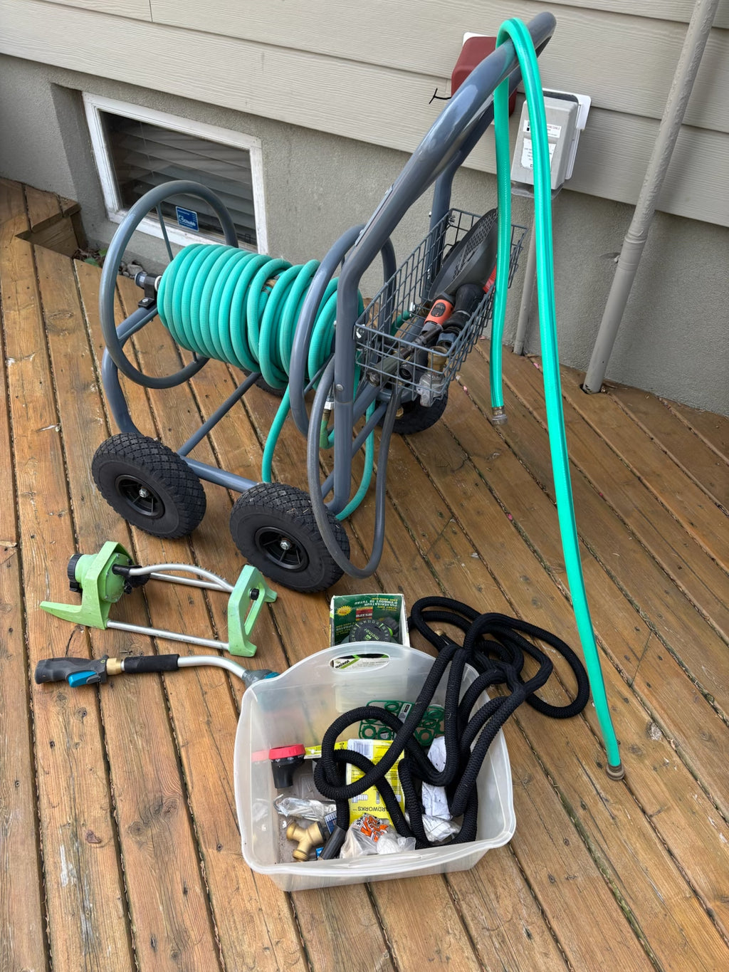 D208 Garden Grouping (hose reel and more)