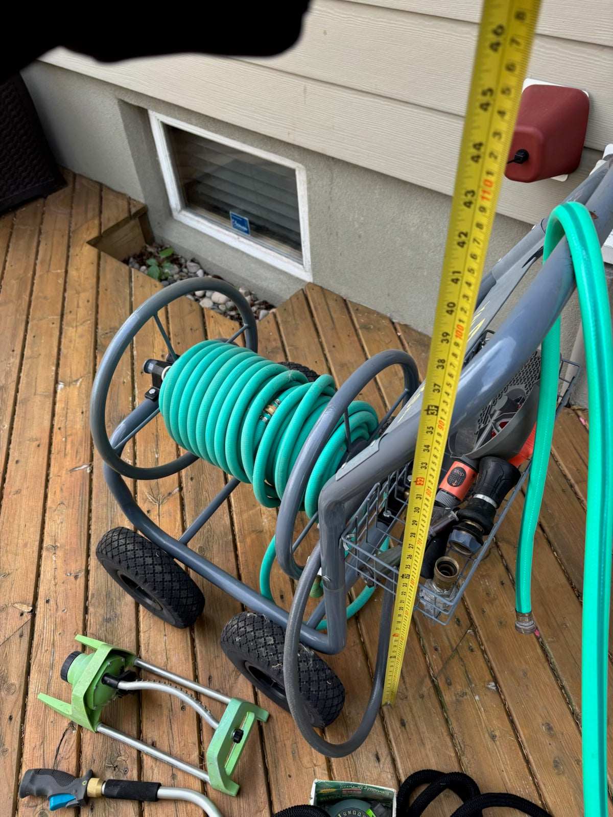 D208 Garden Grouping (hose reel and more)