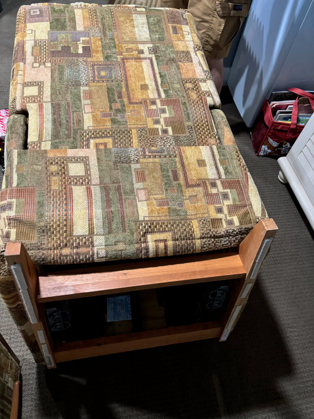D211 Set of 2 vintage La-z-y Boy fabric recliners