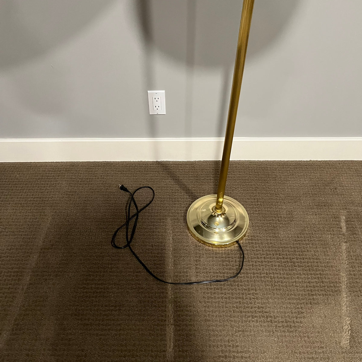 D305 Vintage metal based floor lamp with pleated shade