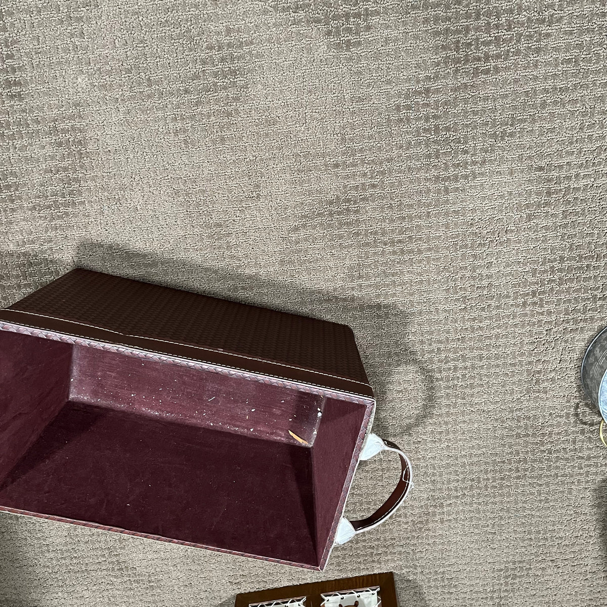 D308 Home Grouping (decorative chest and more)